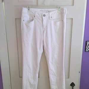 White American Eagle Skinny Jeans